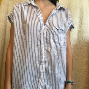 American Eagle Short Sleeve Button Up